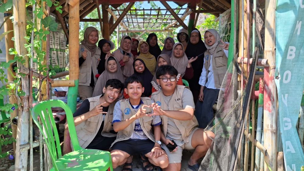 Pemeliharaan Tanaman Bersama KWT Kelurahan Combongan